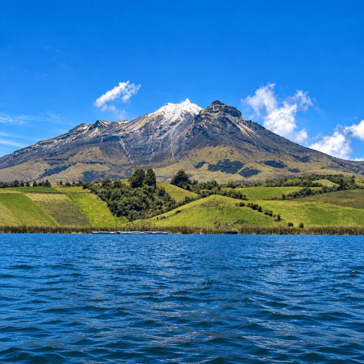 Volcán Nevado de Cumbal visto desde la laguna